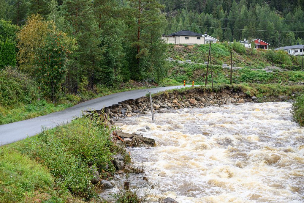 Skarsdalsvegen stengt